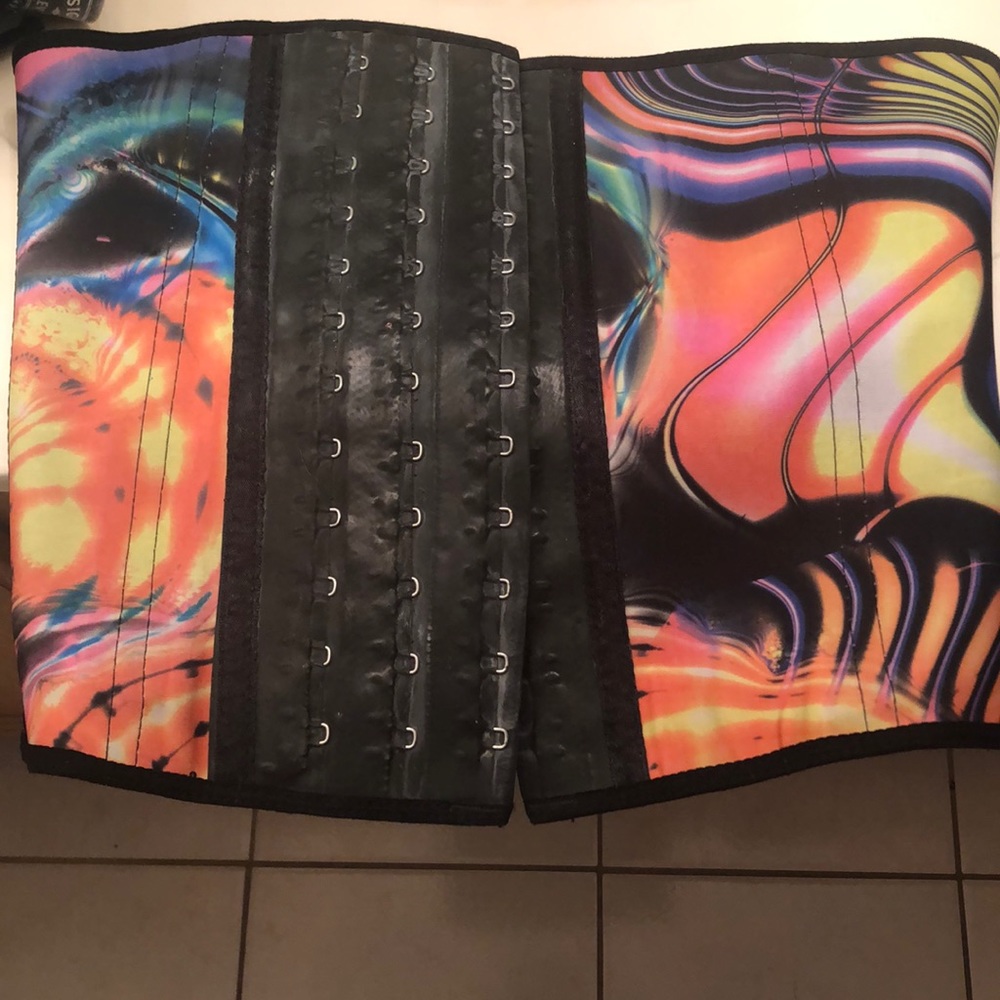 Waist trainer